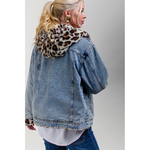 Reversible Denim Jacket w/ Leopard Print Fur - Picture 5 of 8